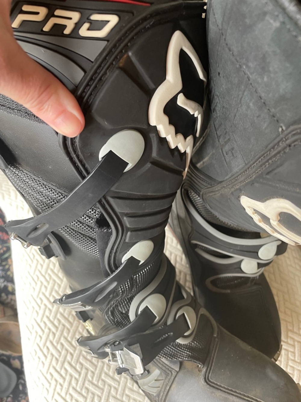 Fox Black Motocross Boots with Red Accent - Picture 6 of 9